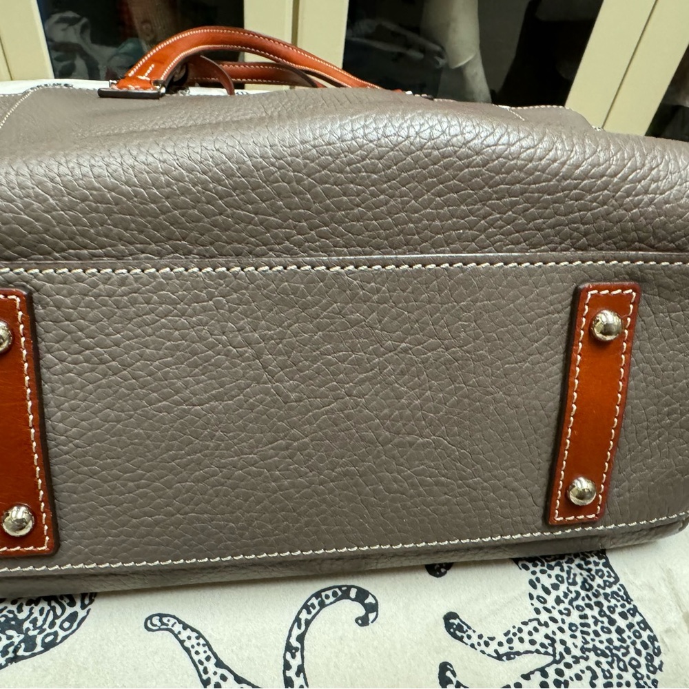 Dooney and bourke cambridge pebble grain shopper taupe/elephant - Picture 3 of 7